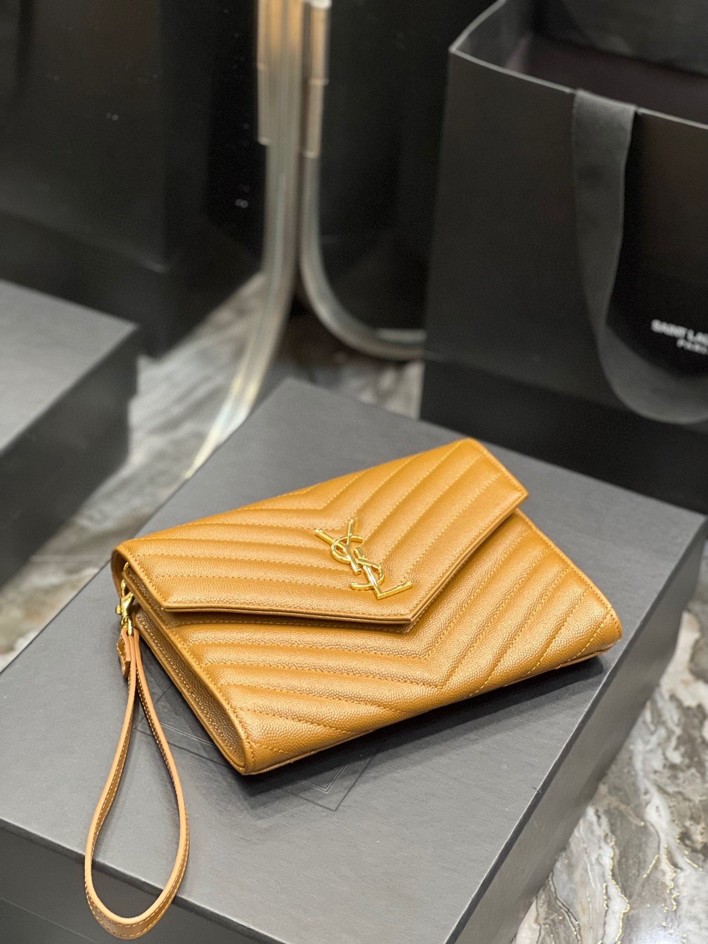 YSL Pouch-‎21×6×3CM